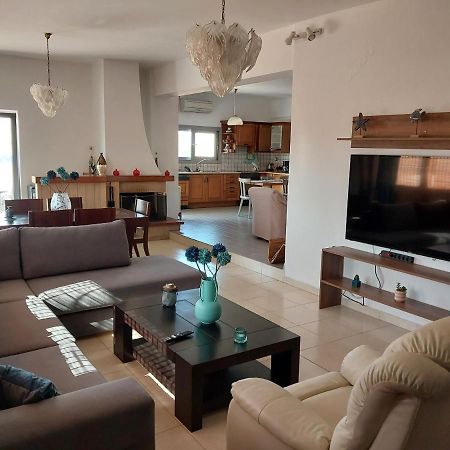 Passatempo Casa - 3 Bedroom Apartment Close To The Swimming Pool Gerani  Dış mekan fotoğraf