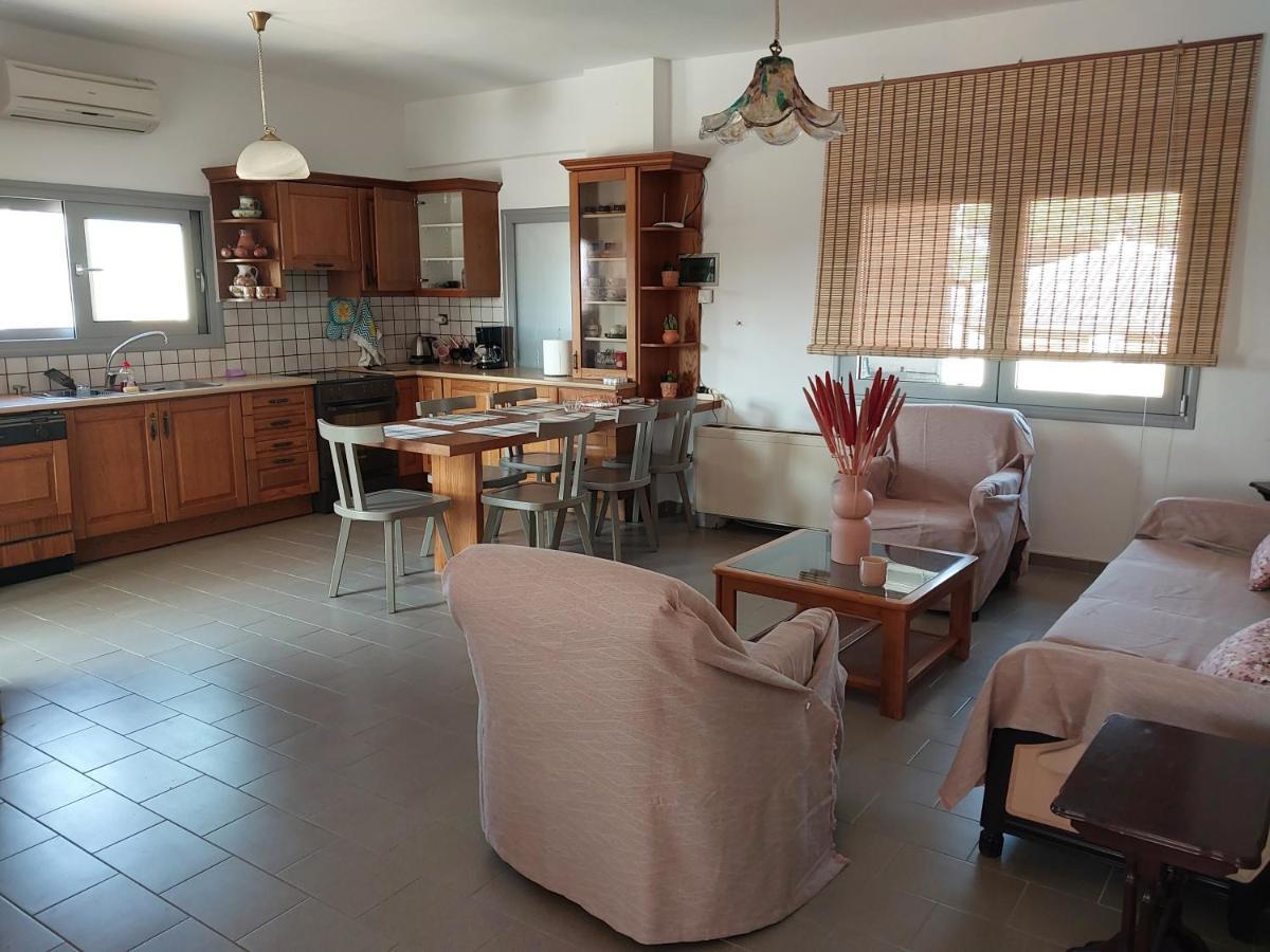 Passatempo Casa - 3 Bedroom Apartment Close To The Swimming Pool Gerani  Dış mekan fotoğraf